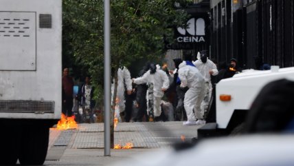   Encapuchados agredieron y lanzaron bencina a tres profesoras del Instituto Nacional 
