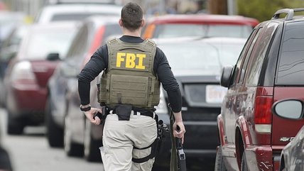   FBI detuvo a cinco sospechosos de planear un 