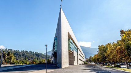  Funcionario destituido por tener sexo en municipio de Vitacura exige millonaria compensación  