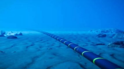   Exembajador en China: Chile no necesita tener dos cables submarinos 