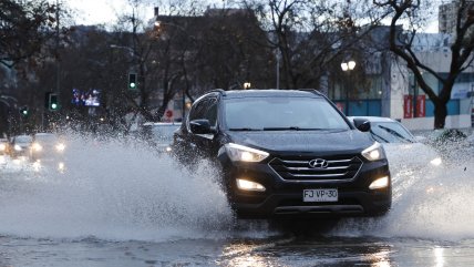   Sistema frontal en la zona centro-sur: más de 31 mil clientes sin luz y cierre de pasos fronterizos 