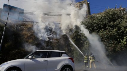   Incendio amenaza sector urbano-forestal en Valparaíso 